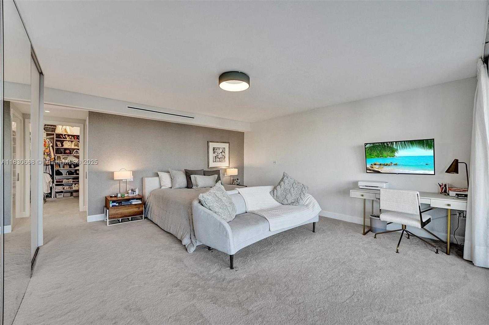 Small Image of 2 GROVE ISLE DR #B410, Miami Number 33