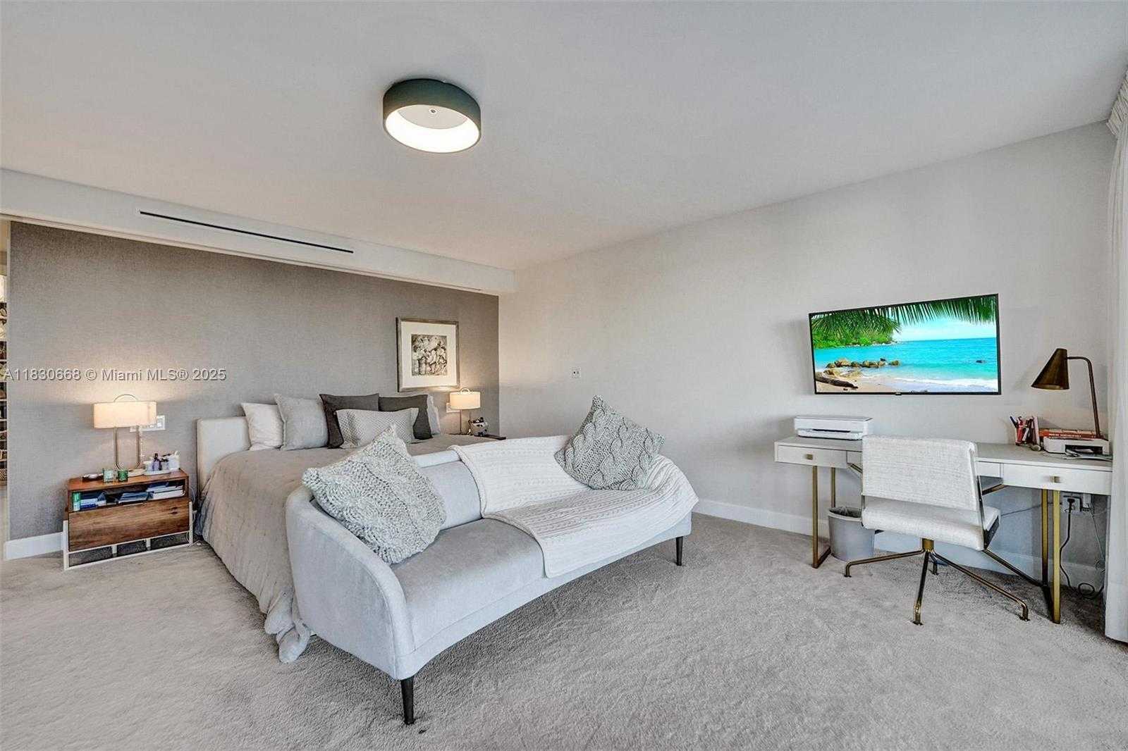 Small Image of 2 GROVE ISLE DR #B410, Miami Number 34