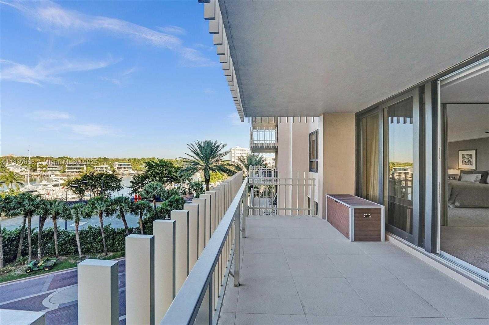 Small Image of 2 GROVE ISLE DR #B410, Miami Number 39