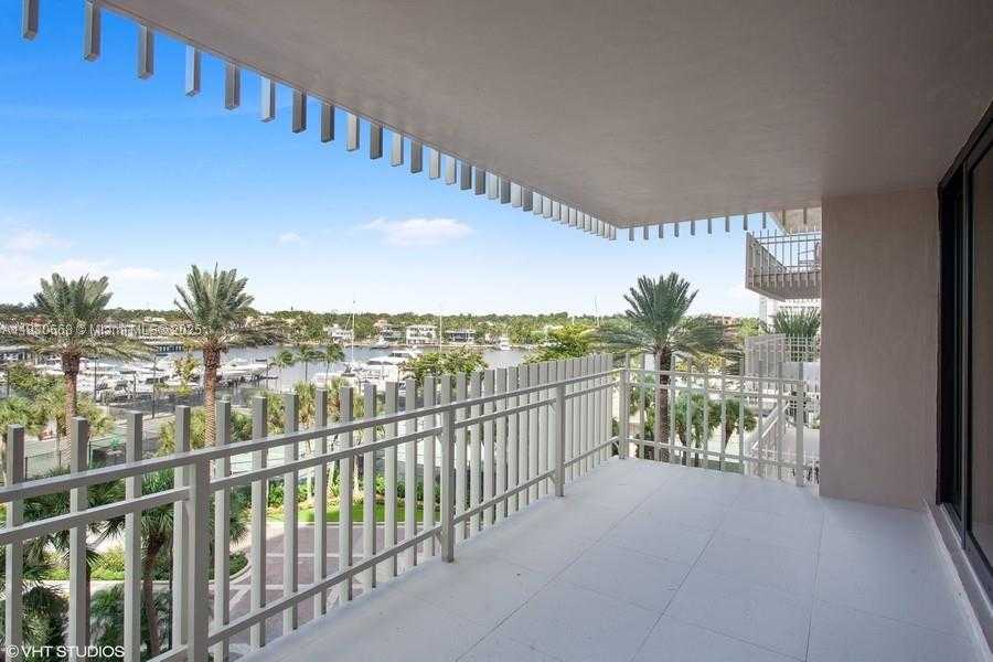 Small Image of 2 GROVE ISLE DR #B410, Miami Number 40