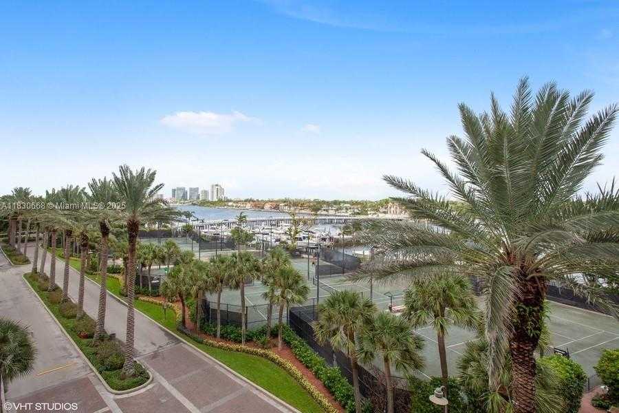 Small Image of 2 GROVE ISLE DR #B410, Miami Number 41