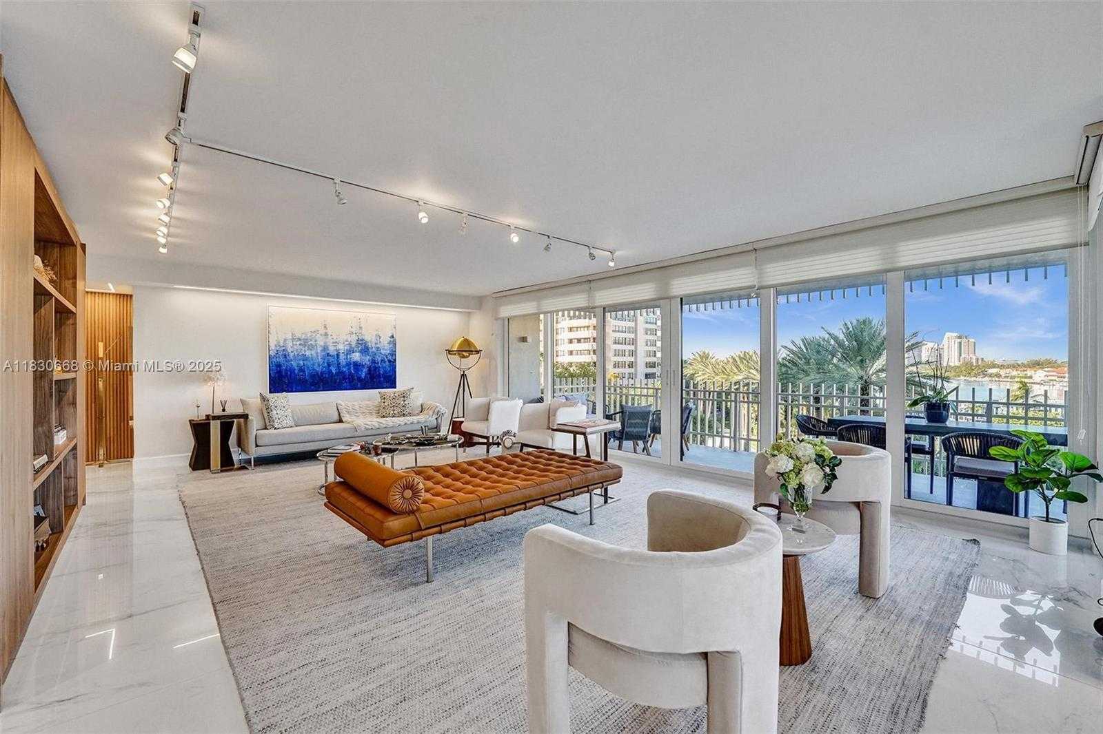 Small Image of 2 GROVE ISLE DR #B410, Miami Number 6