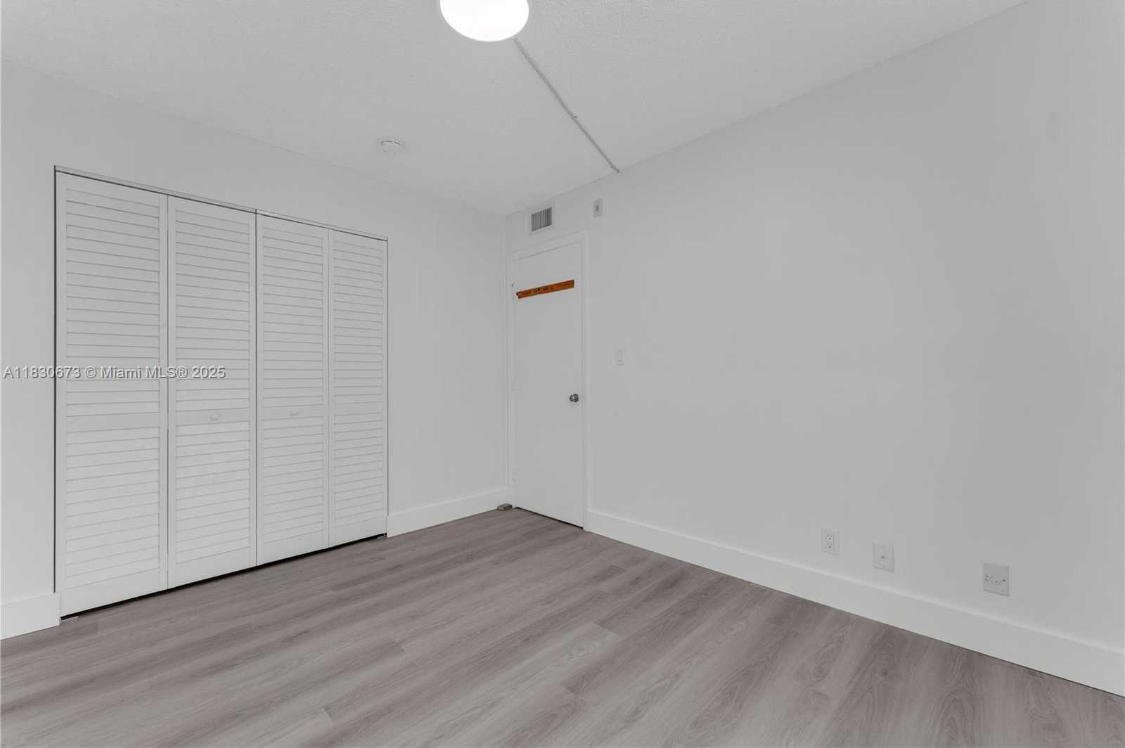 Small Image of 8560 NORTH SHERMAN CIR #208, Miramar Number 10