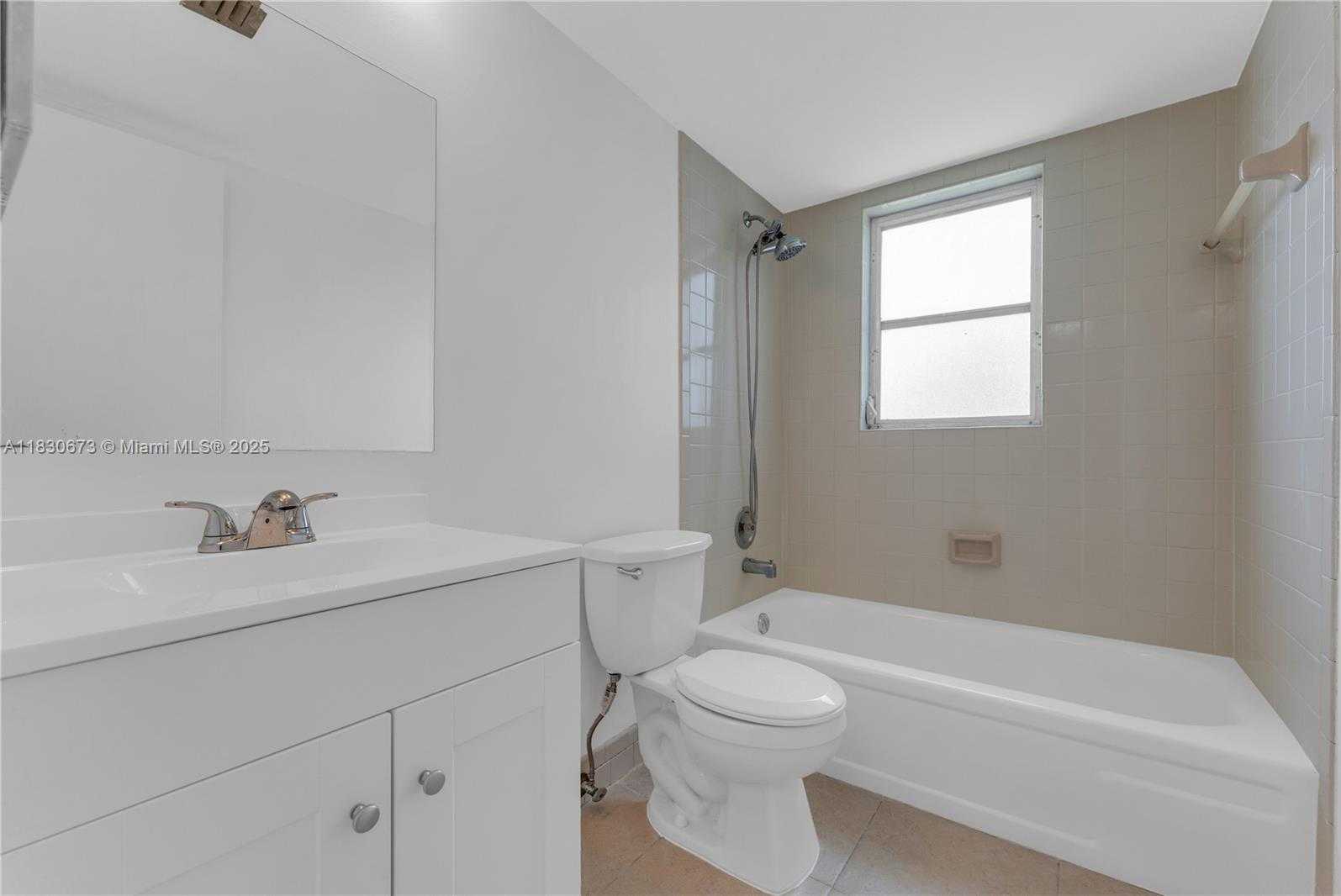 Small Image of 8560 NORTH SHERMAN CIR #208, Miramar Number 11