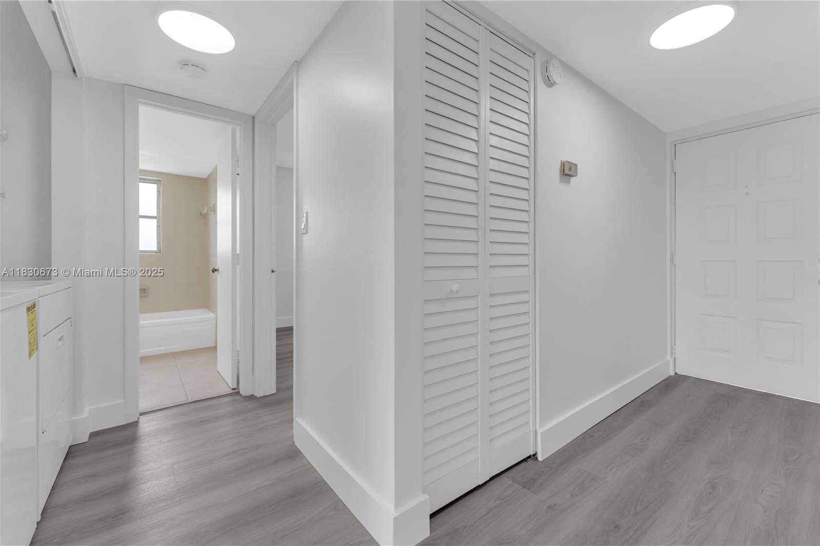 Small Image of 8560 NORTH SHERMAN CIR #208, Miramar Number 13