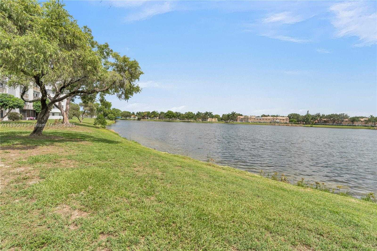 Small Image of 8560 NORTH SHERMAN CIR #208, Miramar Number 17