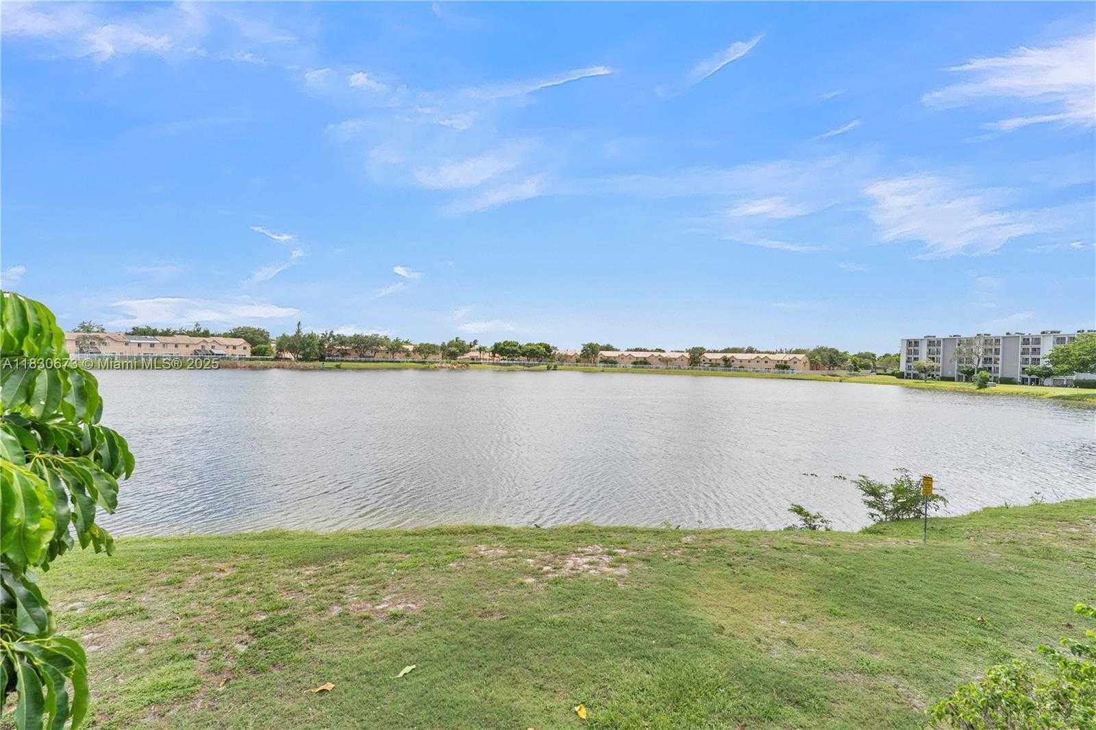 Small Image of 8560 NORTH SHERMAN CIR #208, Miramar Number 4