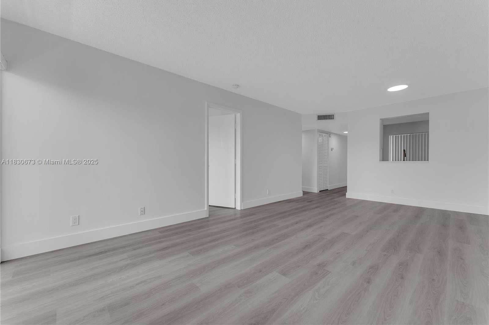 Small Image of 8560 NORTH SHERMAN CIR #208, Miramar Number 6