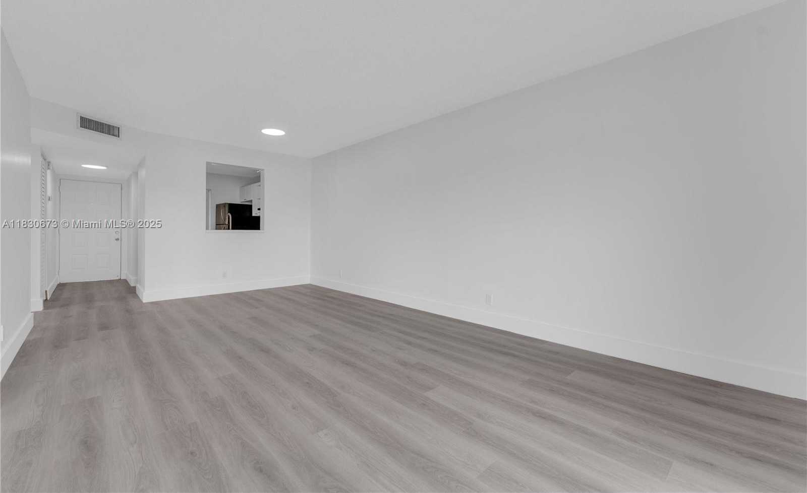 Small Image of 8560 NORTH SHERMAN CIR #208, Miramar Number 7