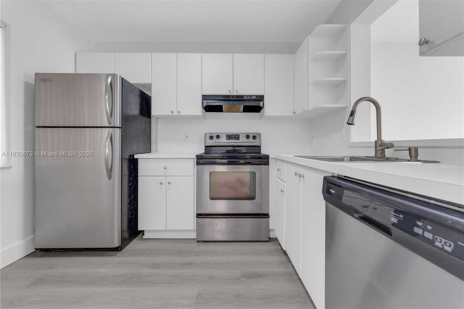 Small Image of 8560 NORTH SHERMAN CIR #208, Miramar Number 9