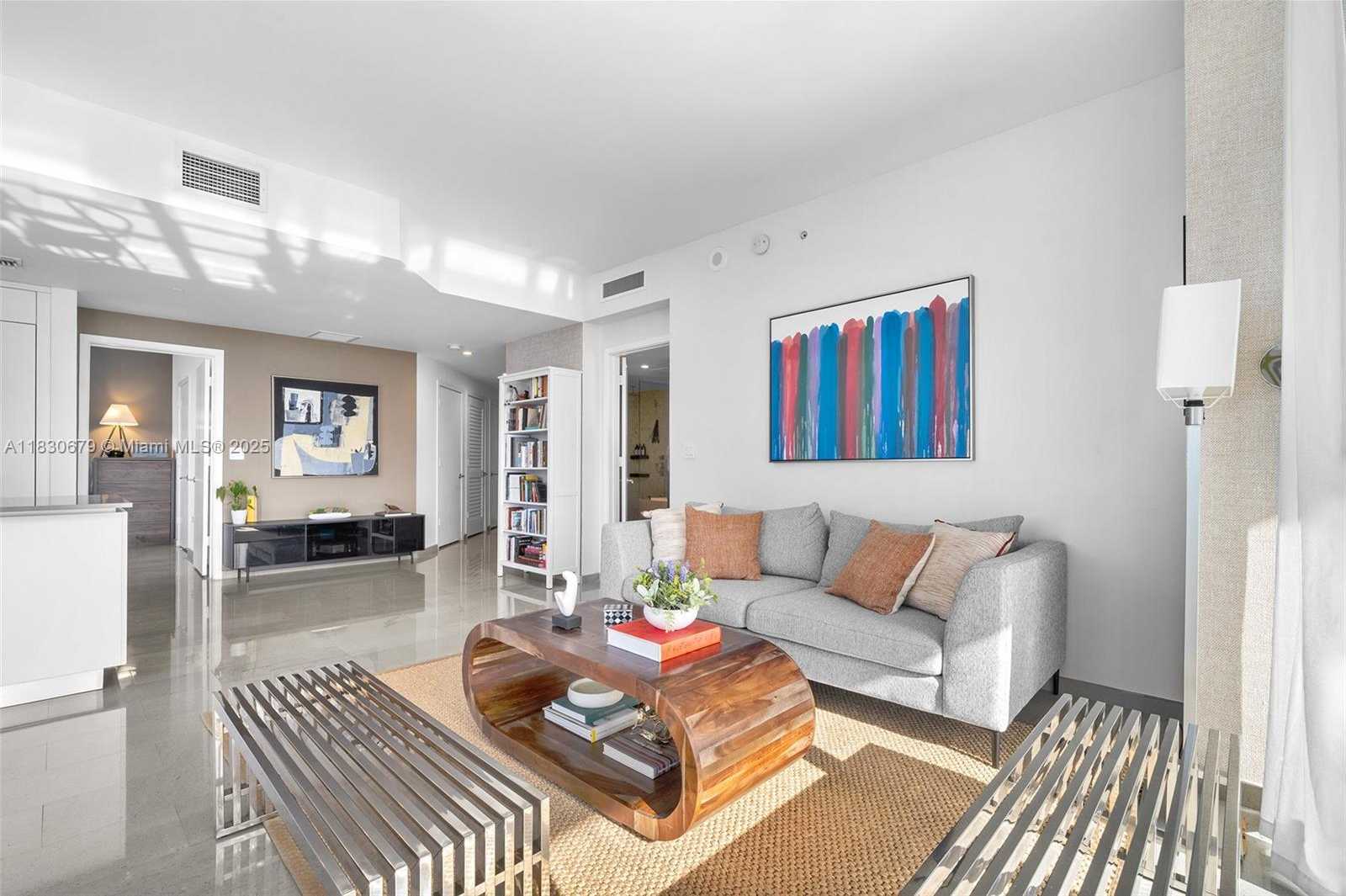 Small Image of 68 SOUTH EAST 6TH ST #2512, Miami Number 22
