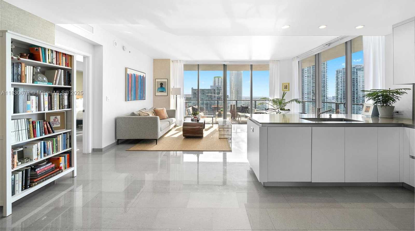 Small Image of 68 SOUTH EAST 6TH ST #2512, Miami Number 3