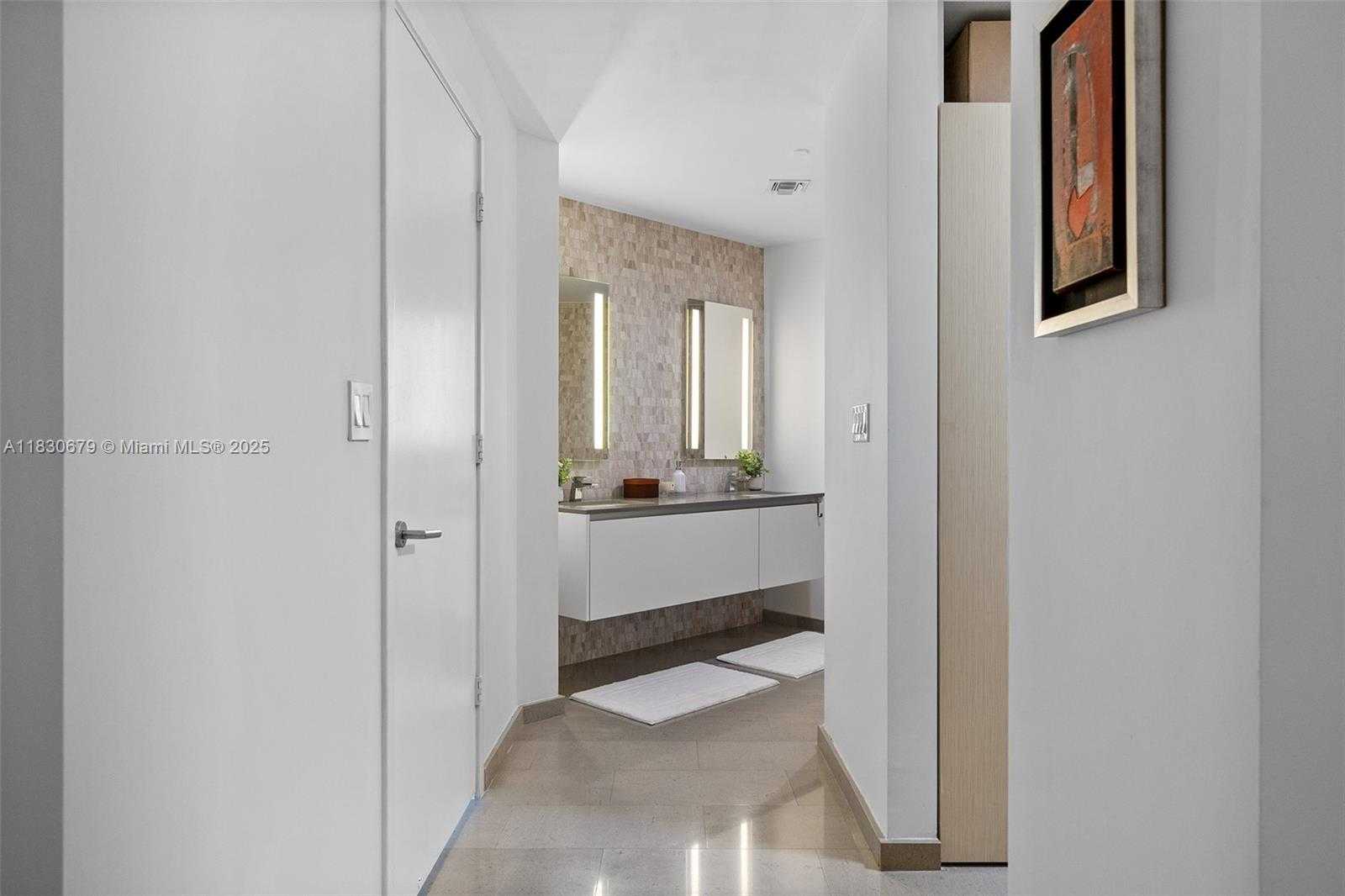 Small Image of 68 SOUTH EAST 6TH ST #2512, Miami Number 30