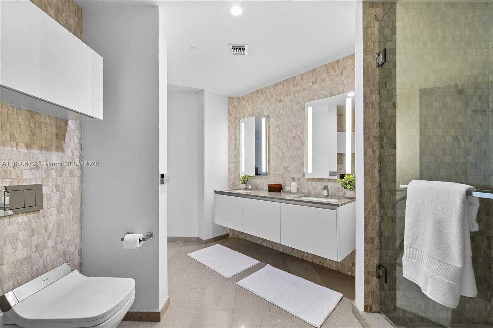 Small Image of 68 SOUTH EAST 6TH ST #2512, Miami Number 33