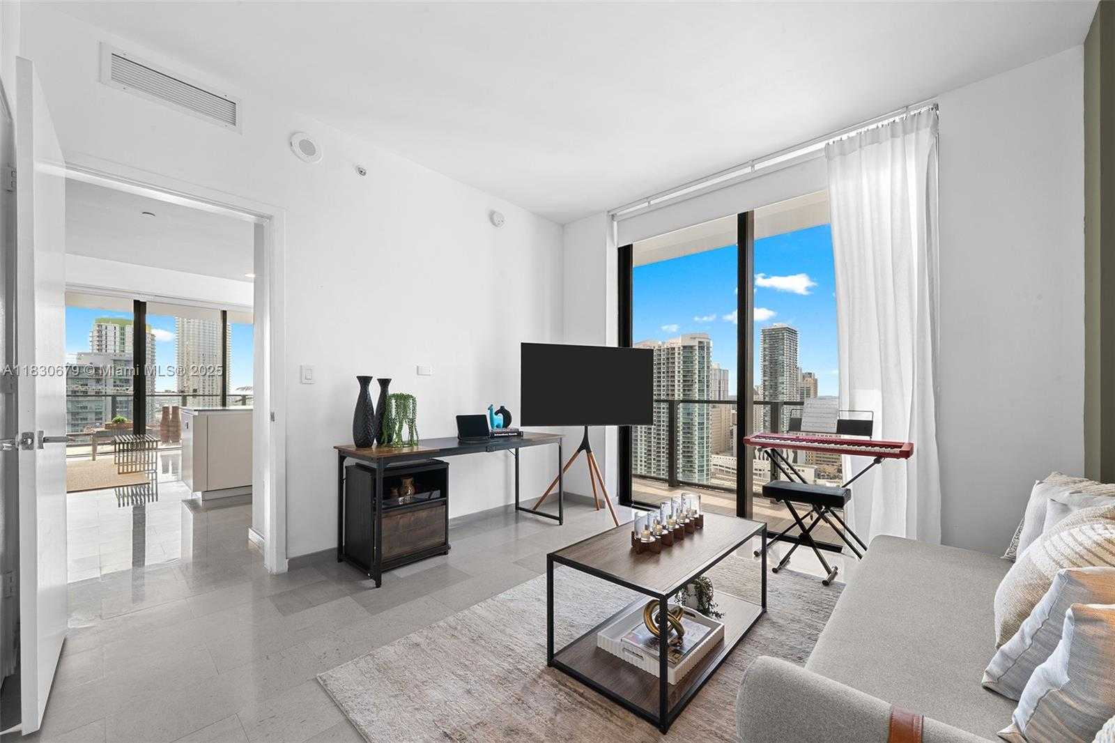Small Image of 68 SOUTH EAST 6TH ST #2512, Miami Number 37
