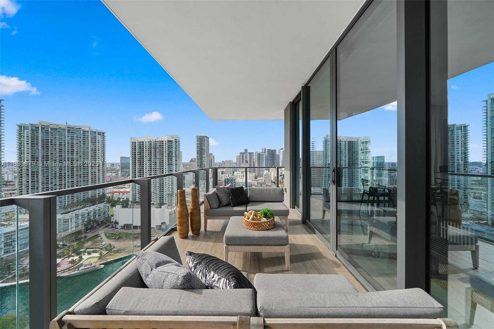 Small Image of 68 SOUTH EAST 6TH ST #2512, Miami Number 44