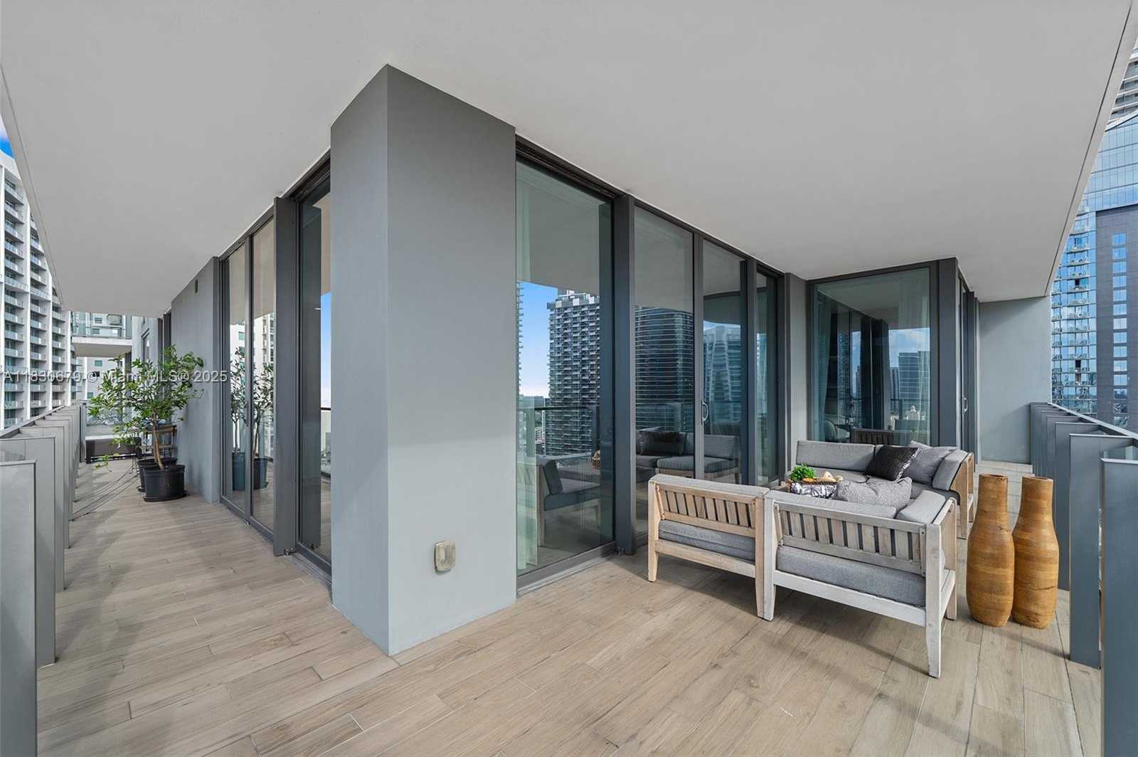 Small Image of 68 SOUTH EAST 6TH ST #2512, Miami Number 46