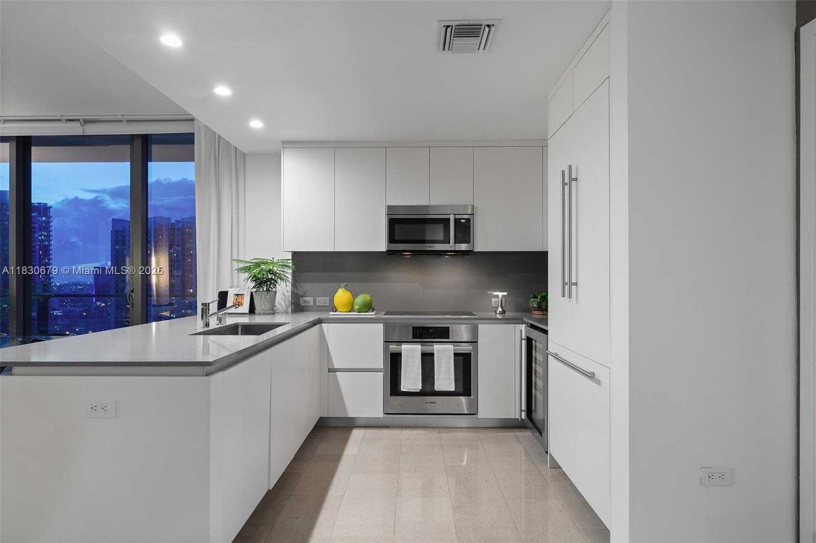 Small Image of 68 SOUTH EAST 6TH ST #2512, Miami Number 55