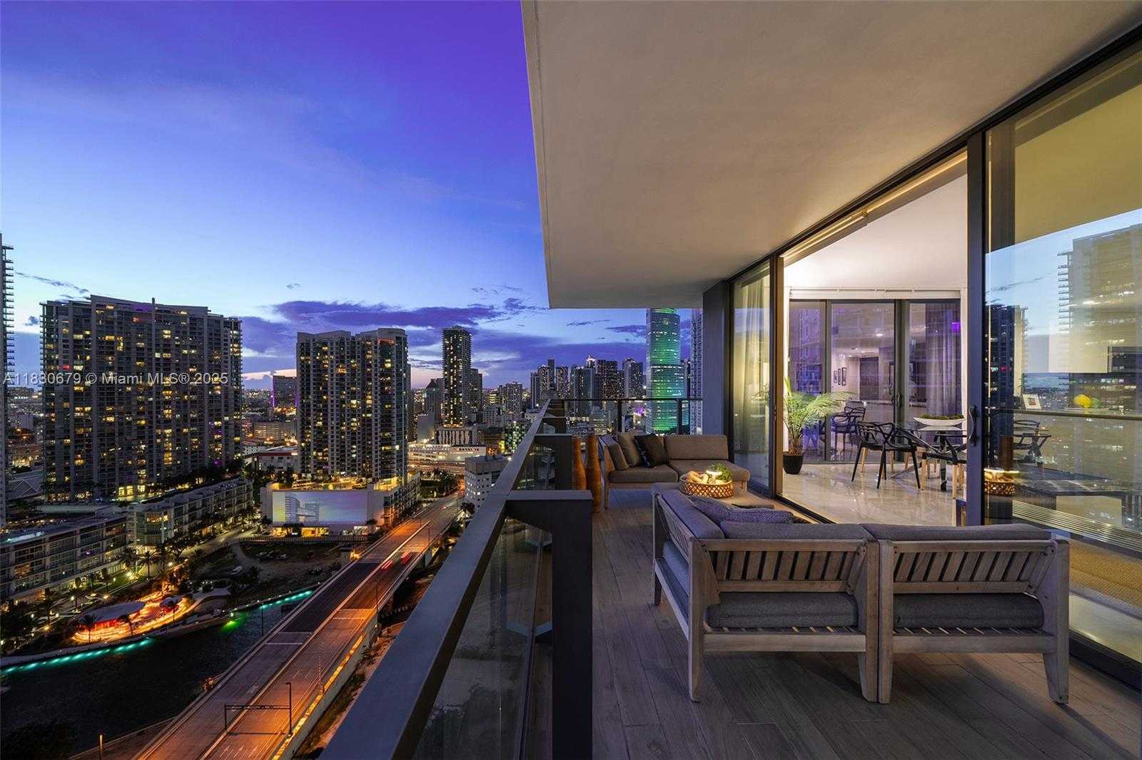 Small Image of 68 SOUTH EAST 6TH ST #2512, Miami Number 59