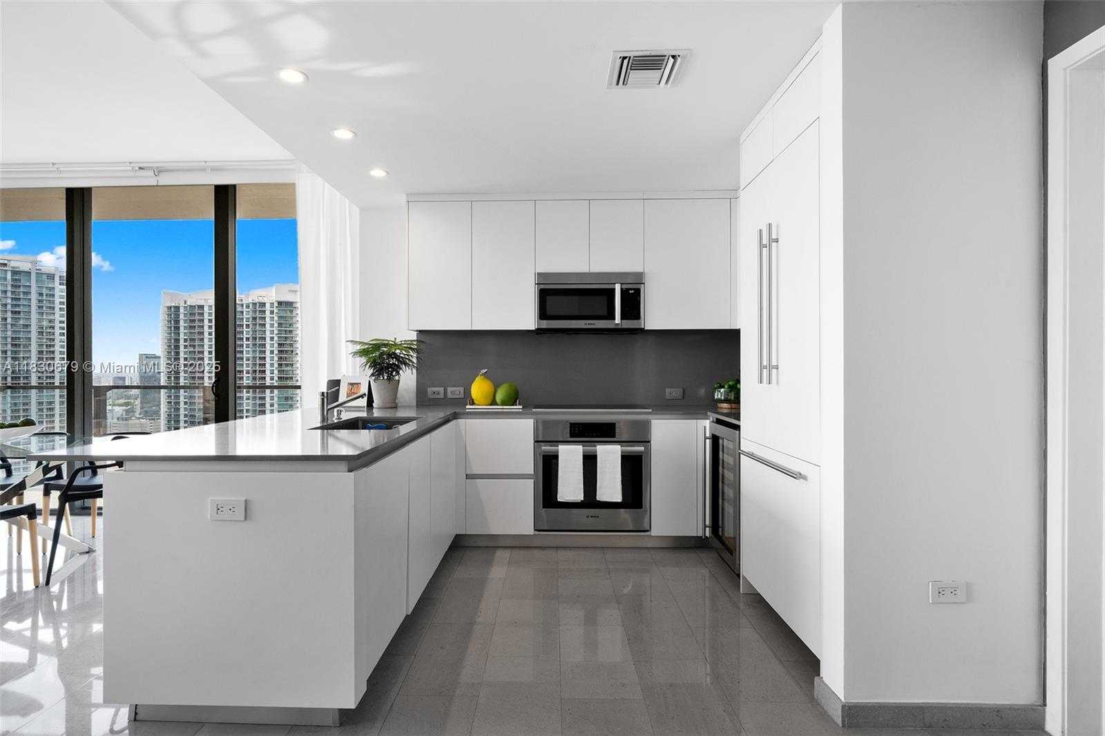 Small Image of 68 SOUTH EAST 6TH ST #2512, Miami Number 6