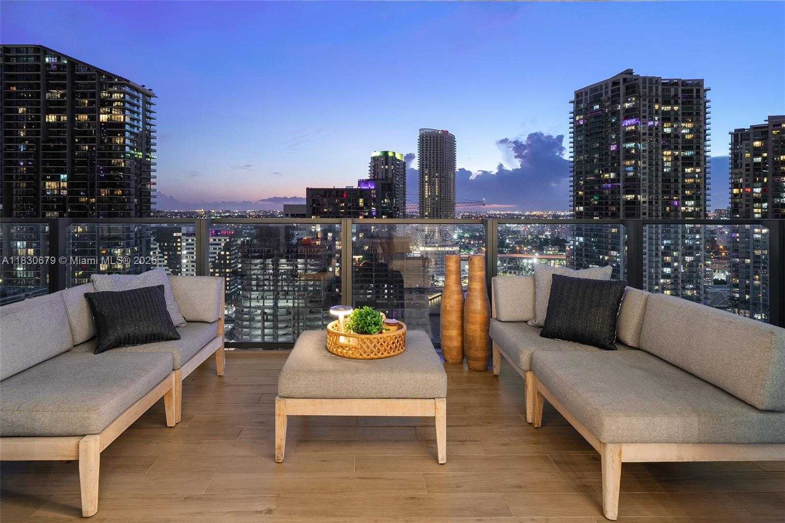 Small Image of 68 SOUTH EAST 6TH ST #2512, Miami Number 61