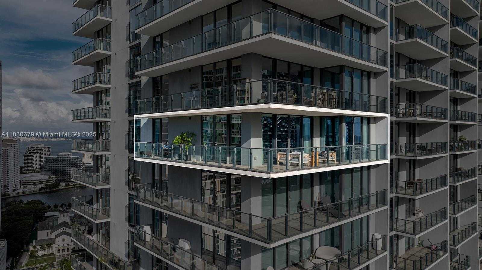 Small Image of 68 SOUTH EAST 6TH ST #2512, Miami Number 64