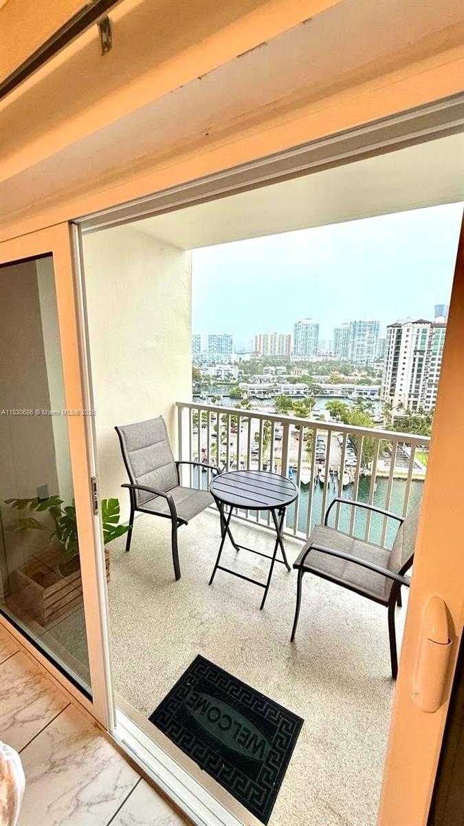 Small Image of 300 BAYVIEW DR #1603, Sunny Isles Beach Number 10