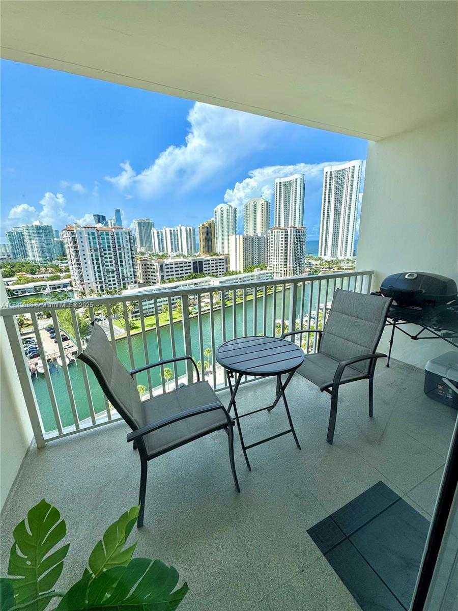 Small Image of 300 BAYVIEW DR #1603, Sunny Isles Beach Number 12