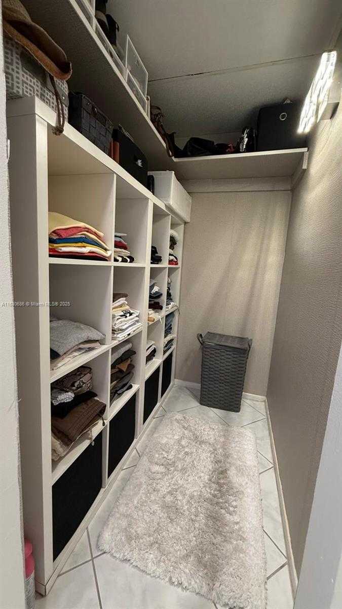 Small Image of 300 BAYVIEW DR #1603, Sunny Isles Beach Number 19