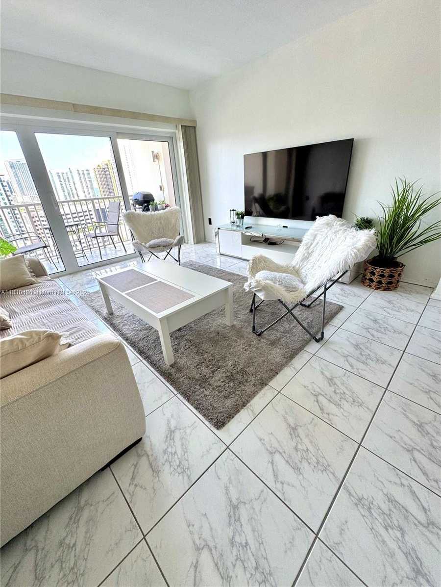 Small Image of 300 BAYVIEW DR #1603, Sunny Isles Beach Number 8