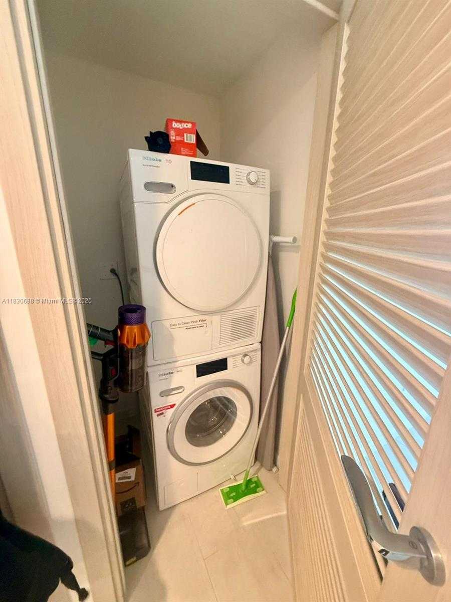Imagen de Pequeño Objeto