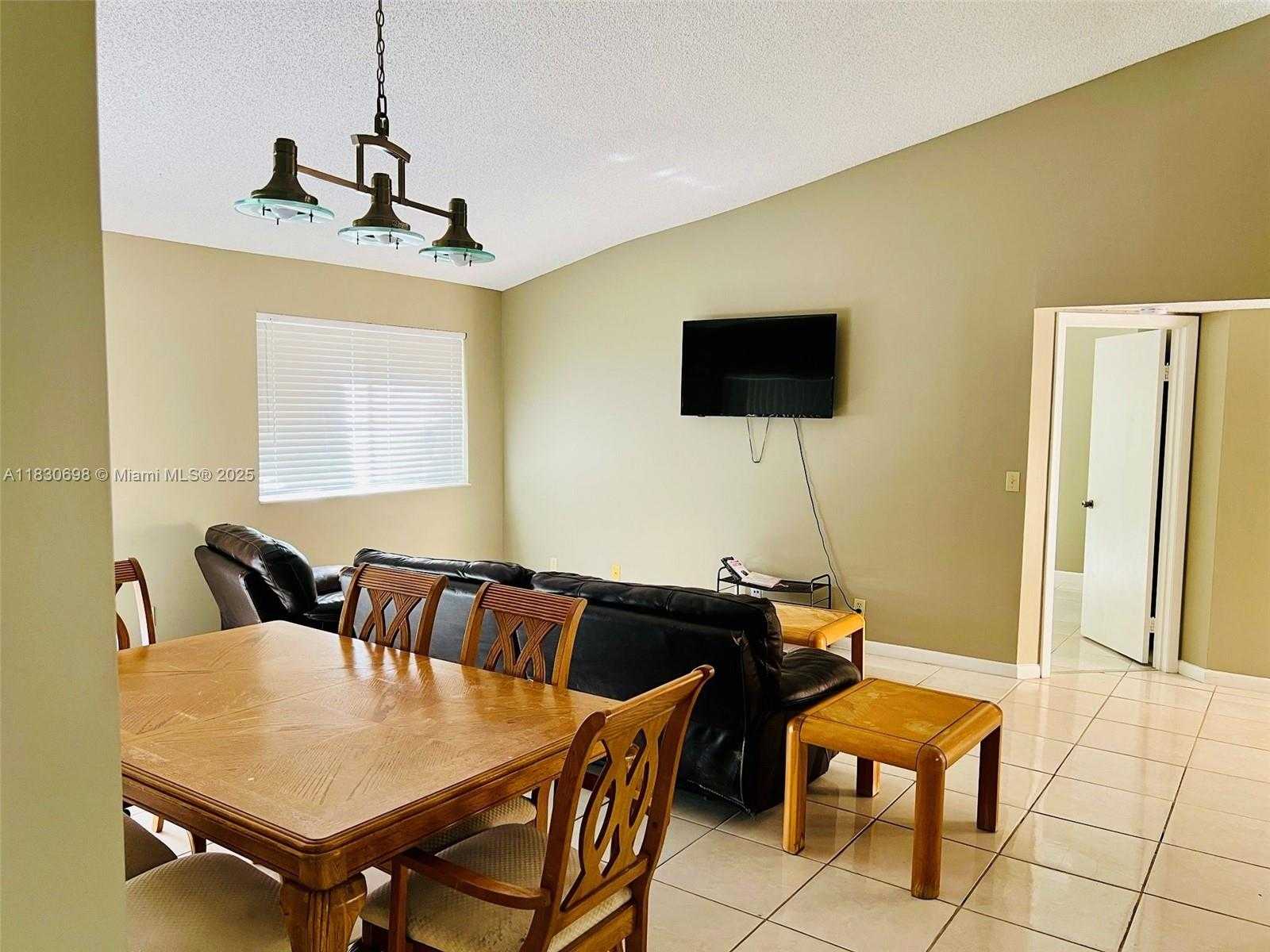 Small Image of 9701 WESTVIEW DR #1437, Coral Springs Number 2