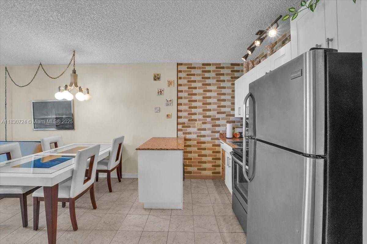 Small Image of 1936 SOUTH OCEAN DR #6D, Hallandale Beach Number 10