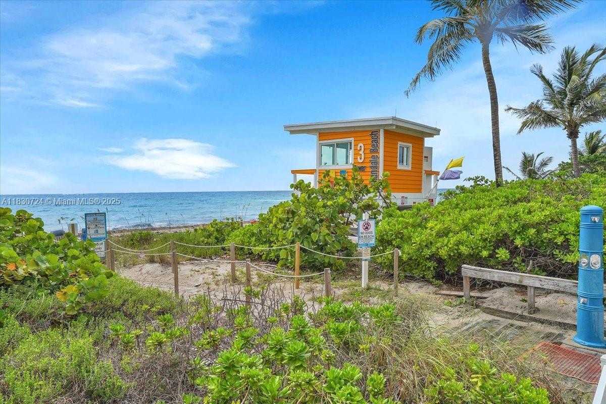 Small Image of 1936 SOUTH OCEAN DR #6D, Hallandale Beach Number 4