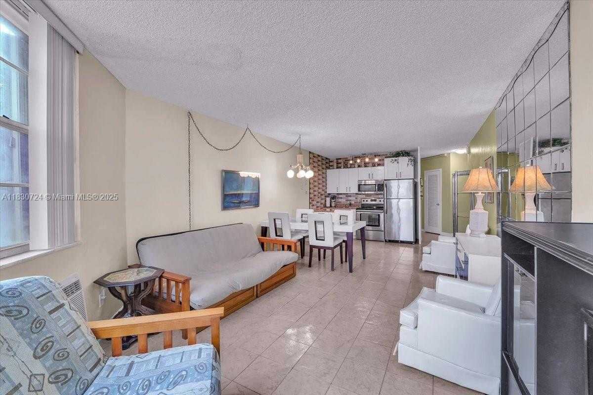 Small Image of 1936 SOUTH OCEAN DR #6D, Hallandale Beach Number 5