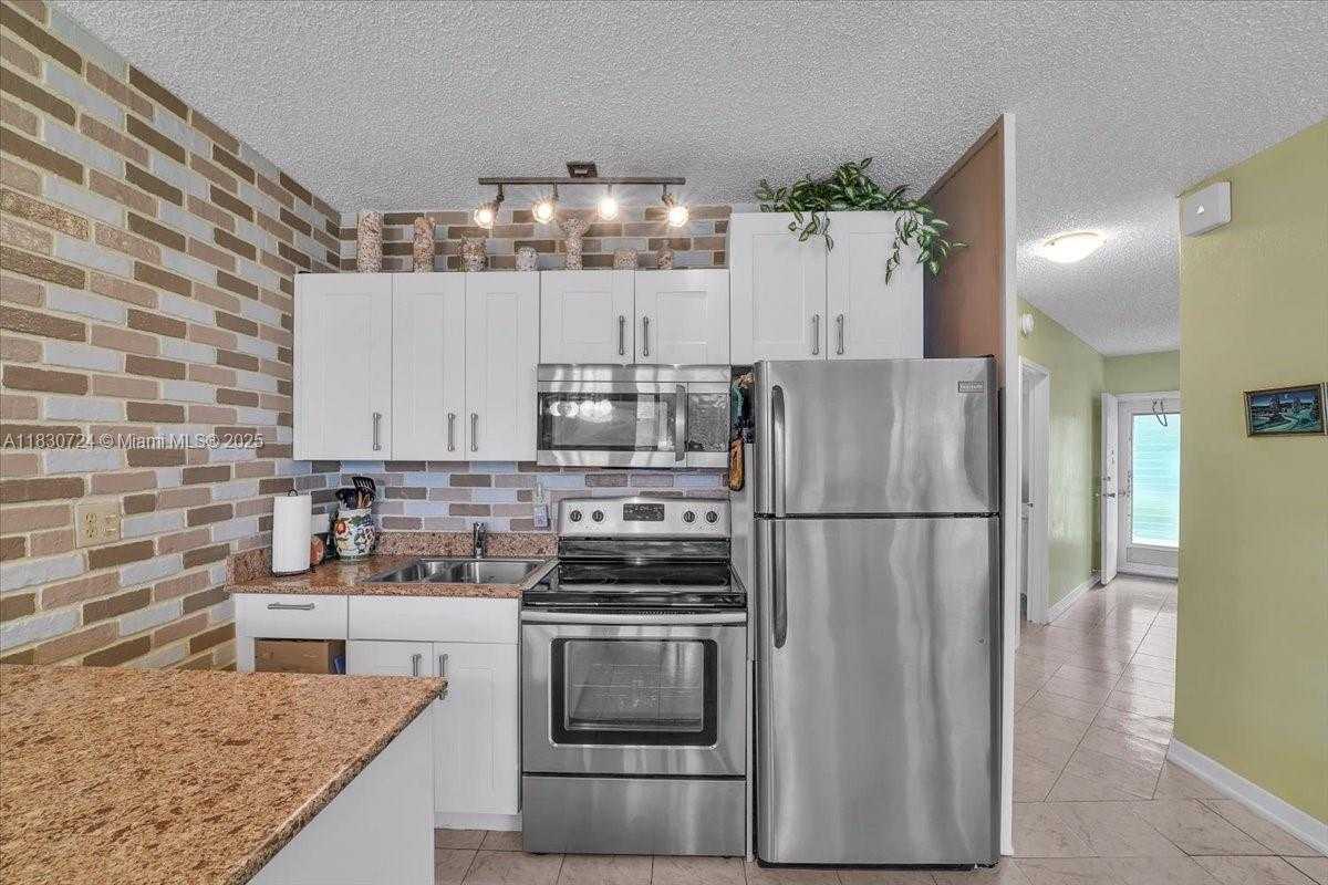 Small Image of 1936 SOUTH OCEAN DR #6D, Hallandale Beach Number 8