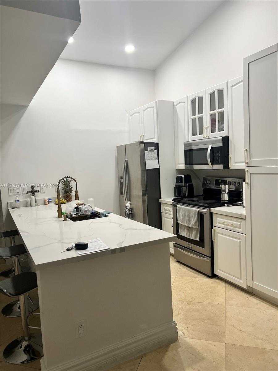 Small Image of Pembroke Pines Number 2