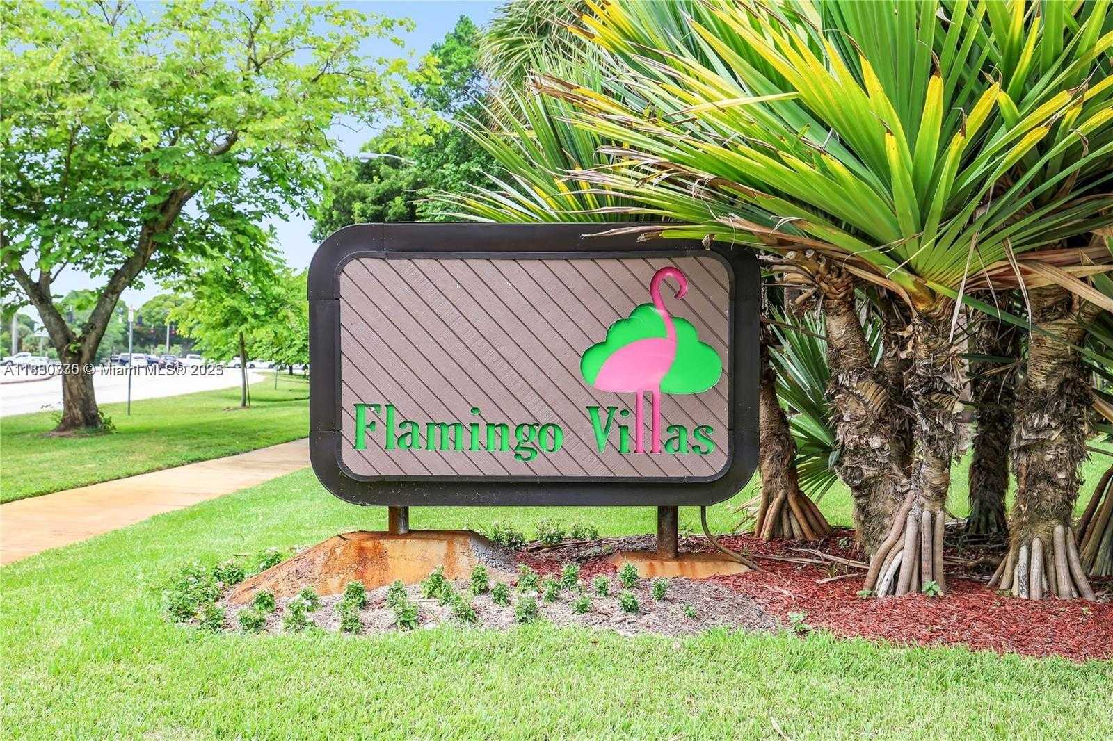 Small Image of Pembroke Pines Number 21