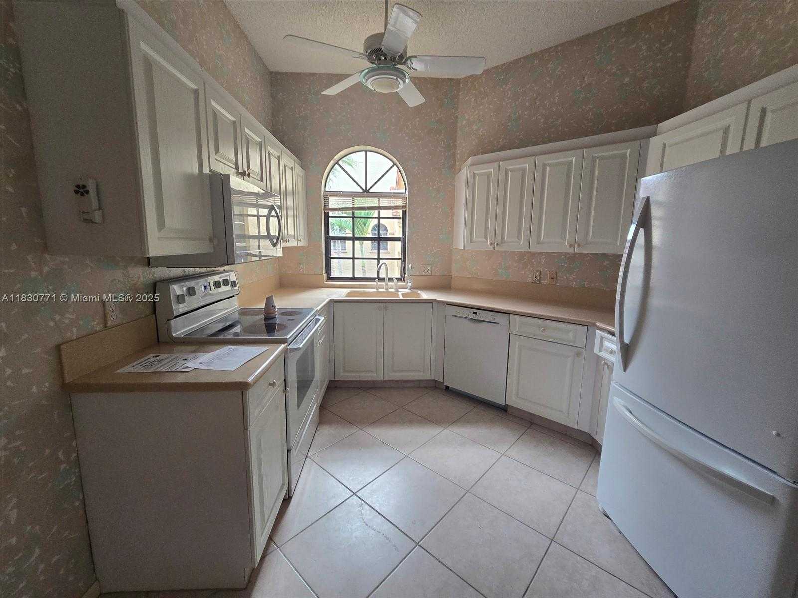 Small Image of 5139 EUROPA DR #P, Boynton Beach Number 4