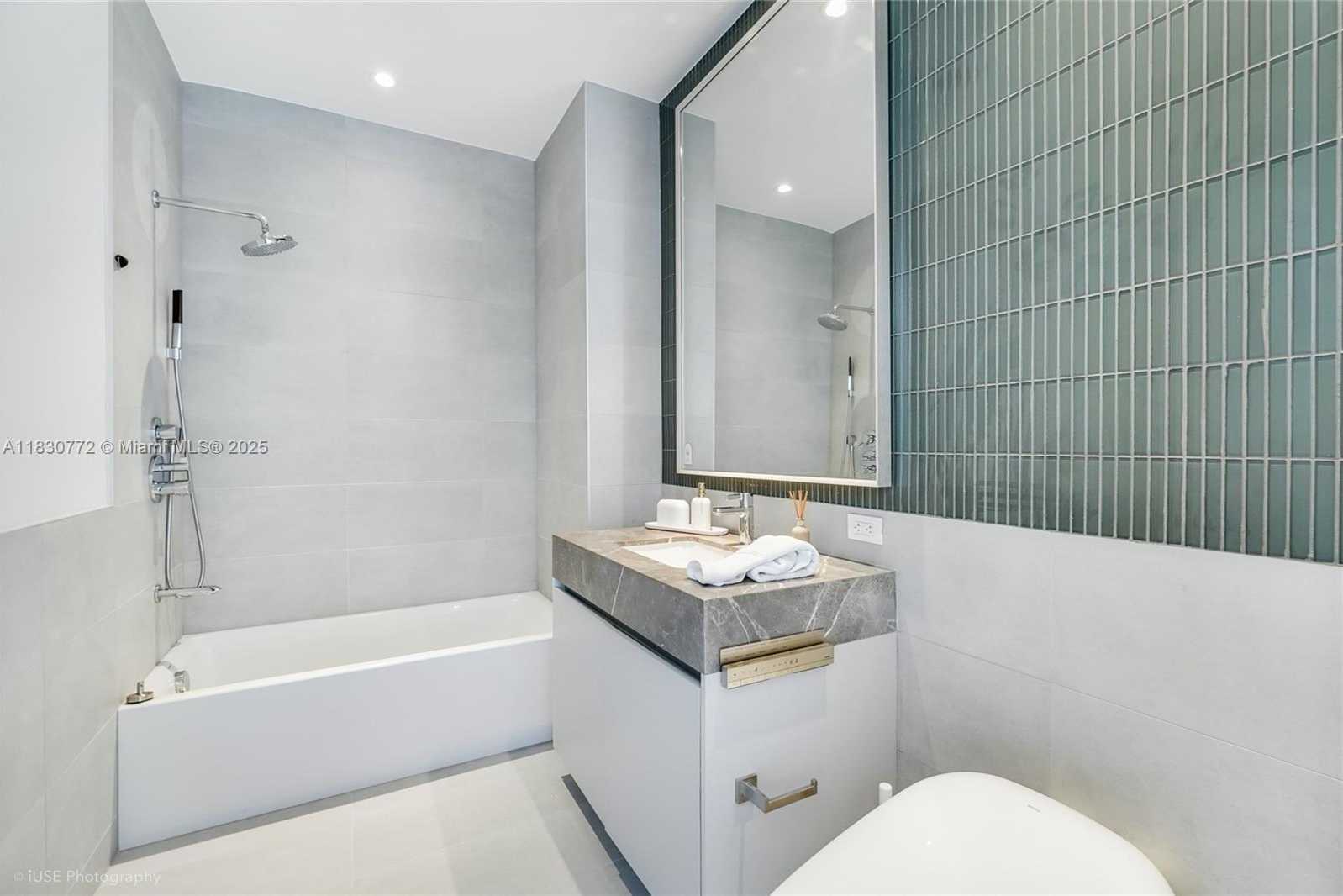 Small Image of 500 ALTON RD #4401, Miami Beach Number 19