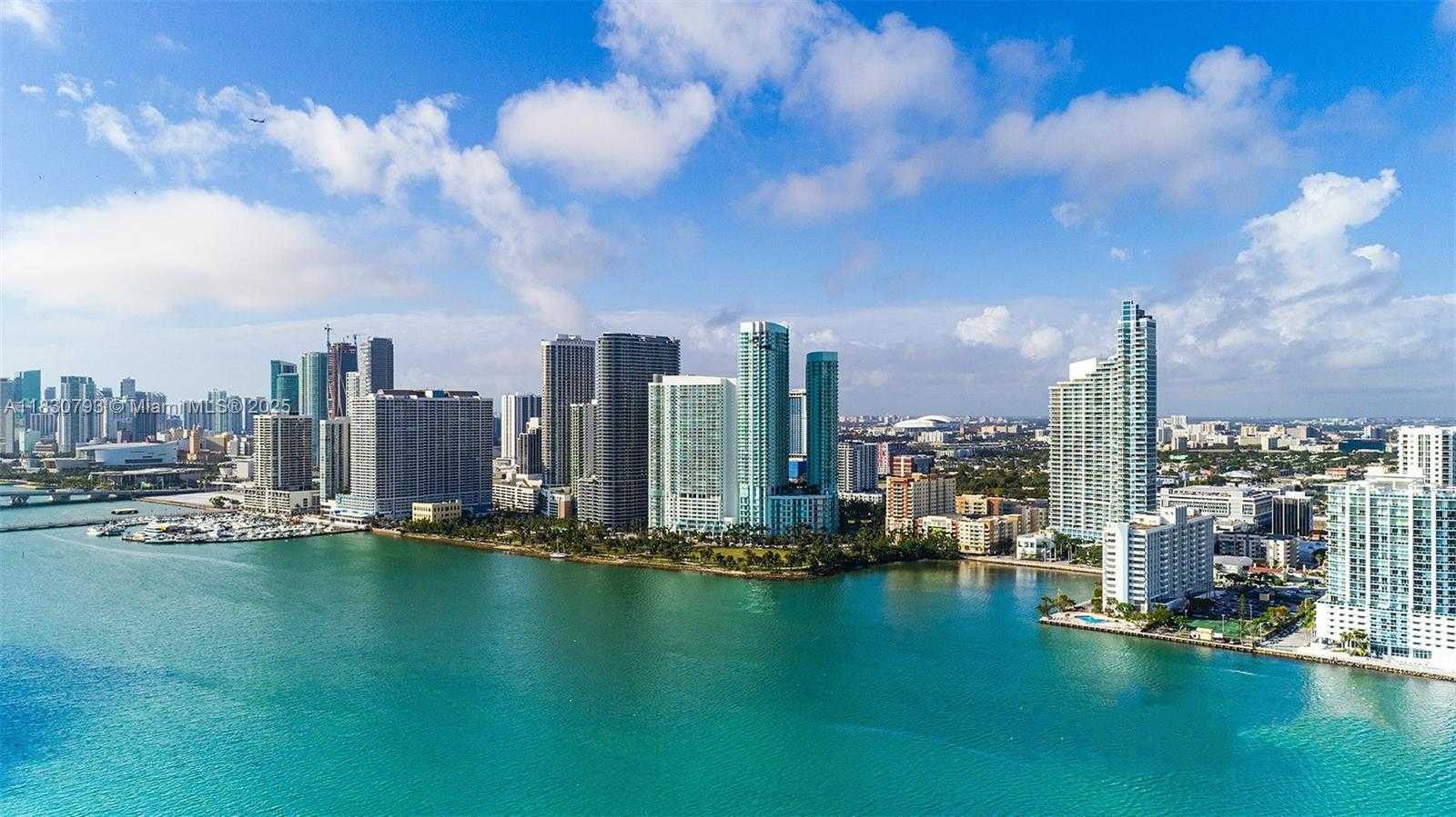 Small Image of 1900 N BAYSHORE DR #3804, Miami Number 12