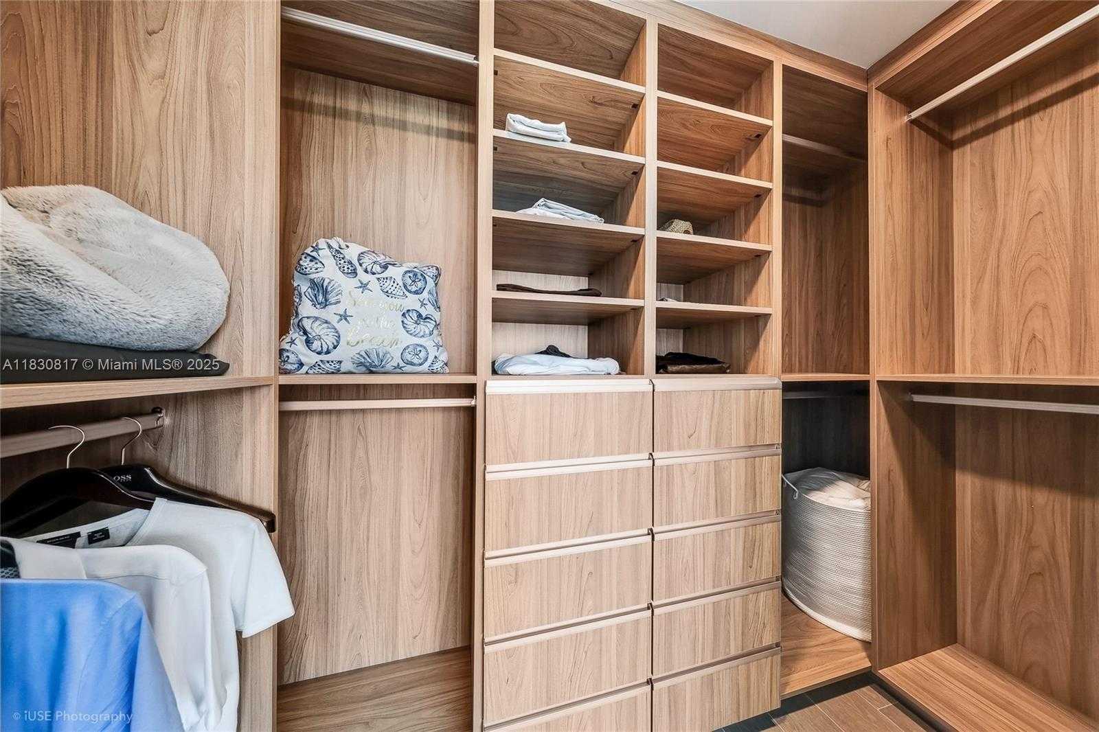 Small Image of 500 ALTON RD #1906, Miami Beach Number 11
