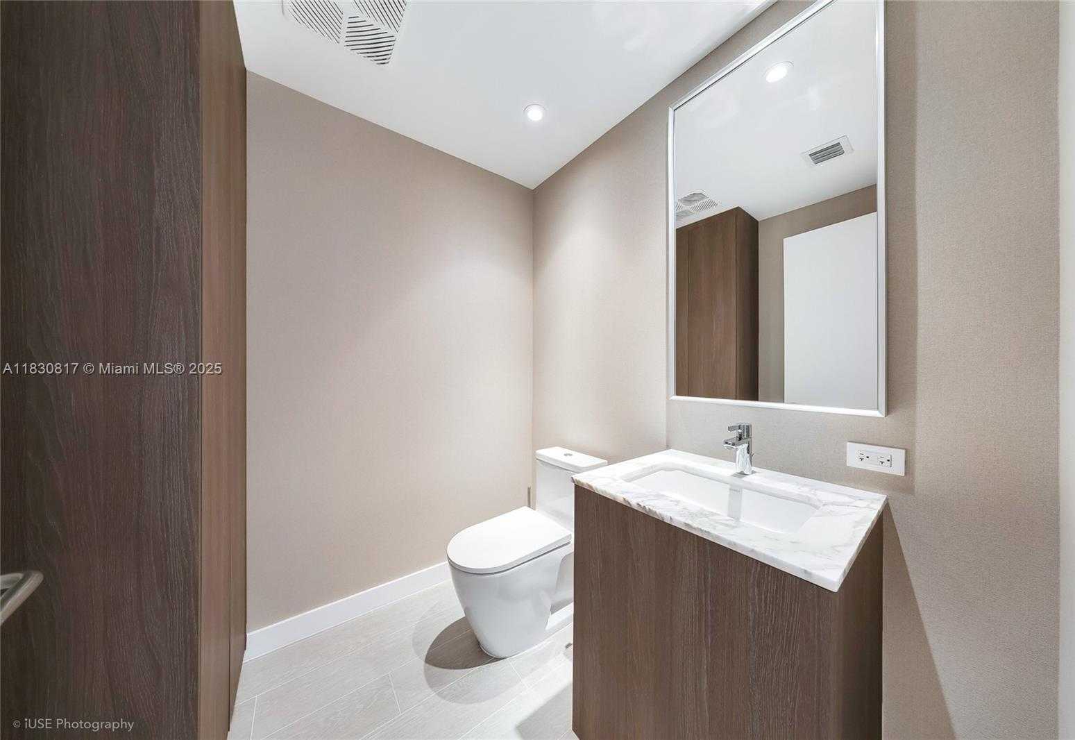 Small Image of 500 ALTON RD #1906, Miami Beach Number 12