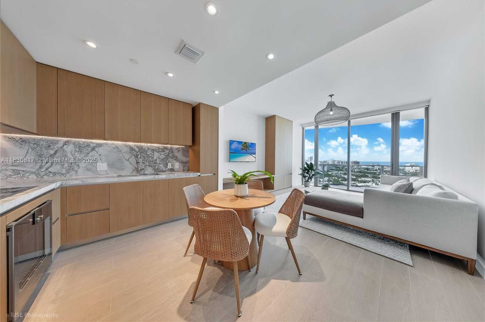 Small Image of 500 ALTON RD #1906, Miami Beach Number 2