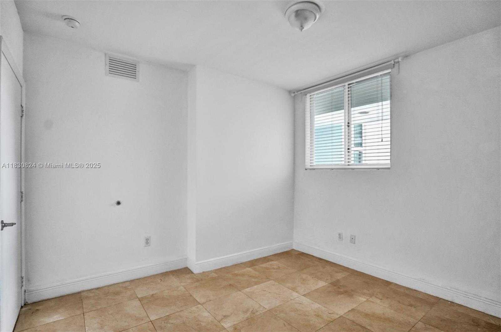 Small Image of 6305 INDIAN CREEK DR #3B, Miami Beach Number 13