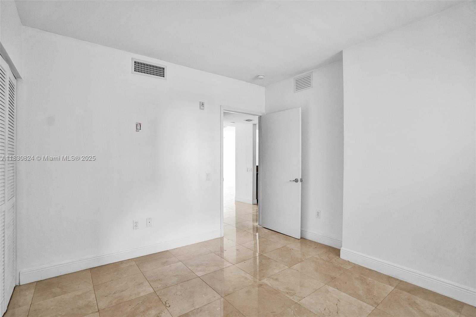 Small Image of 6305 INDIAN CREEK DR #3B, Miami Beach Number 15