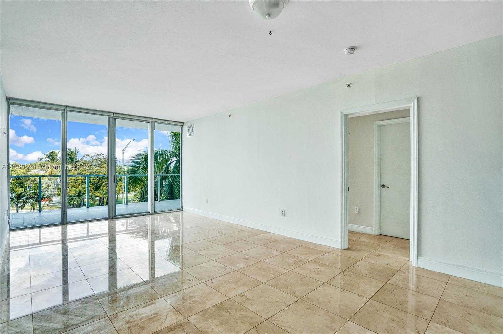 Small Image of 6305 INDIAN CREEK DR #3B, Miami Beach Number 17