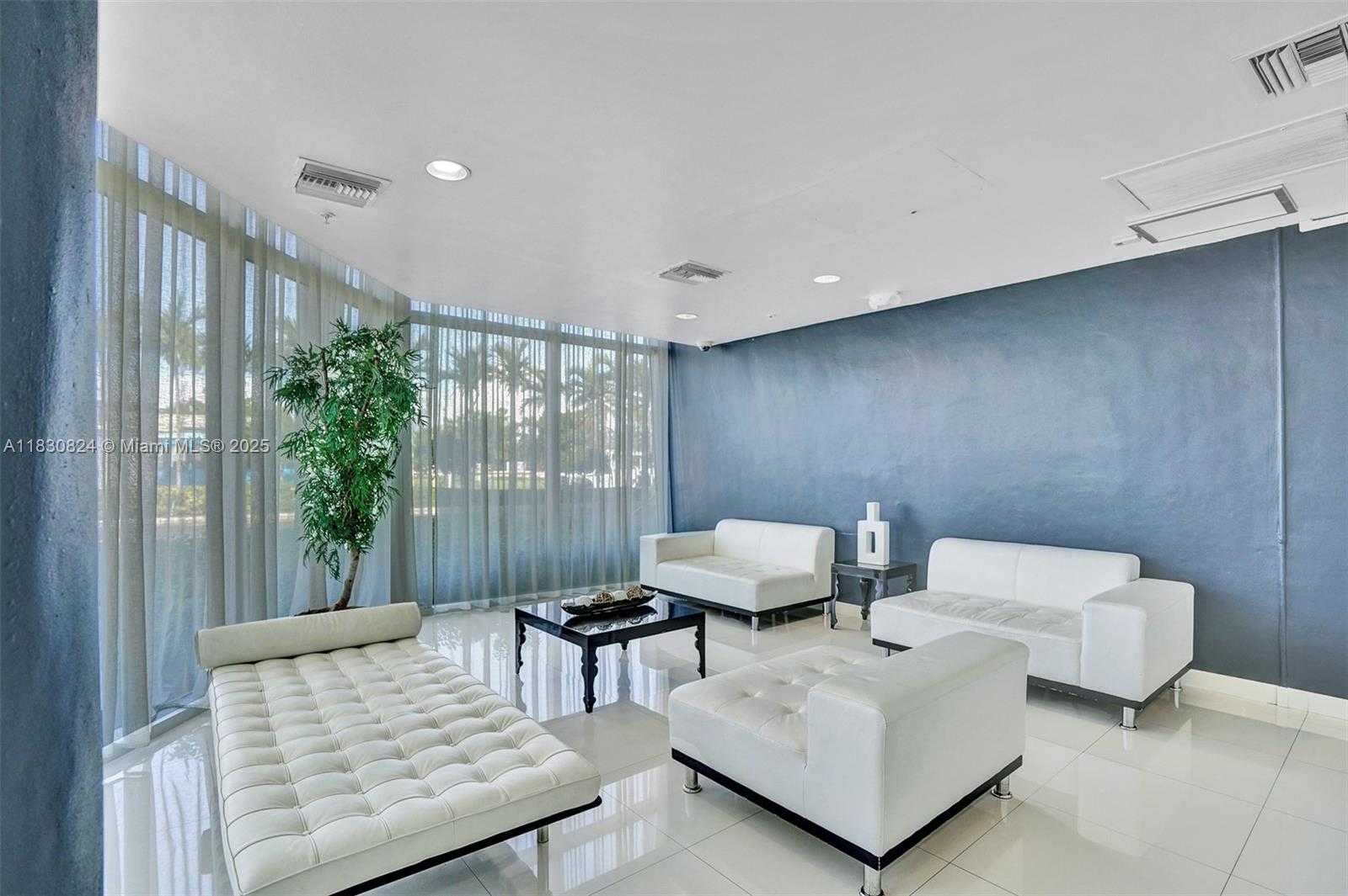 Small Image of 6305 INDIAN CREEK DR #3B, Miami Beach Number 27
