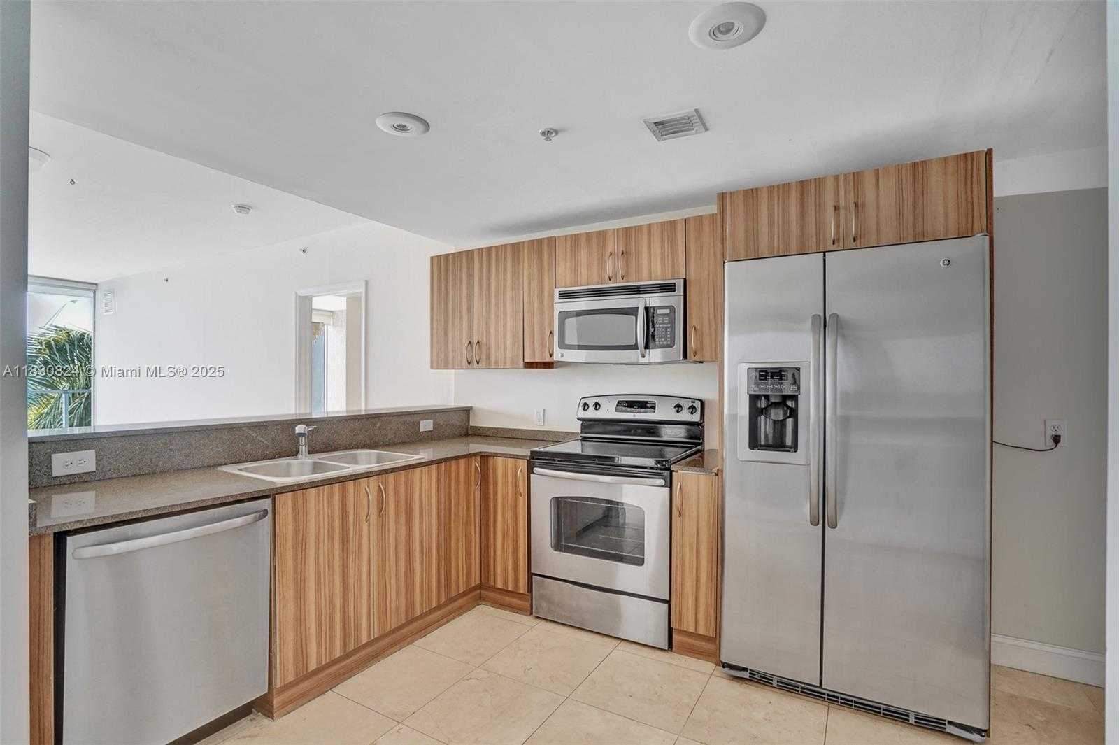 Small Image of 6305 INDIAN CREEK DR #3B, Miami Beach Number 6