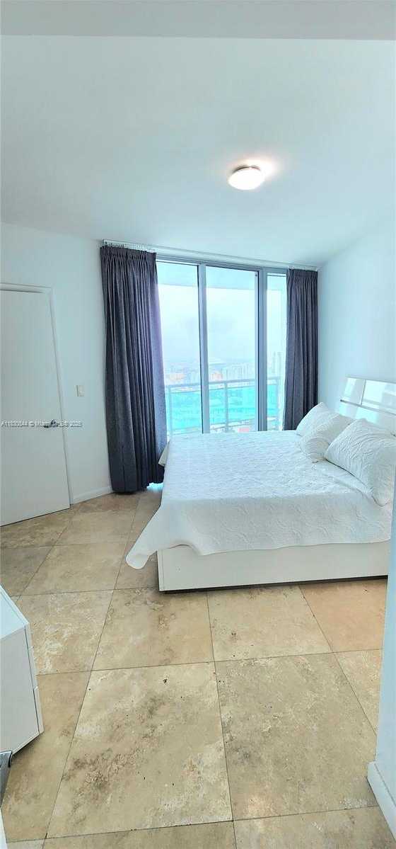 Small Image of 350 SOUTH MIAMI AVE #3214, Miami Number 15